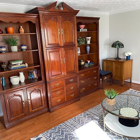 Upgraded, Beautiful 4 Bd Colonial In シルバー・スプリング エクステリア 写真