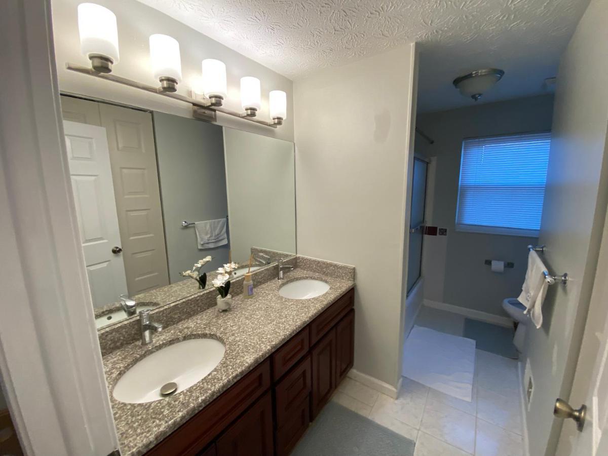 Upgraded, Beautiful 4 Bd Colonial In シルバー・スプリング エクステリア 写真